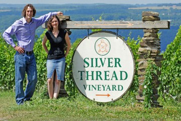 silver thread vineyard sign